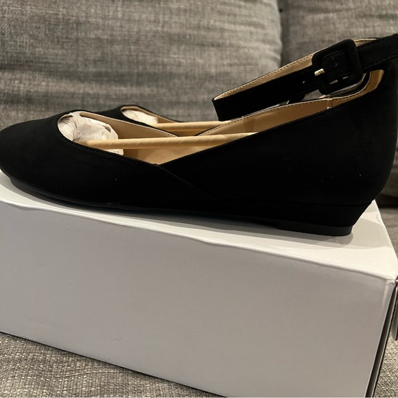 Dream Pairs Low Wedge Ankle Strap Flats - Picture 5 of 10